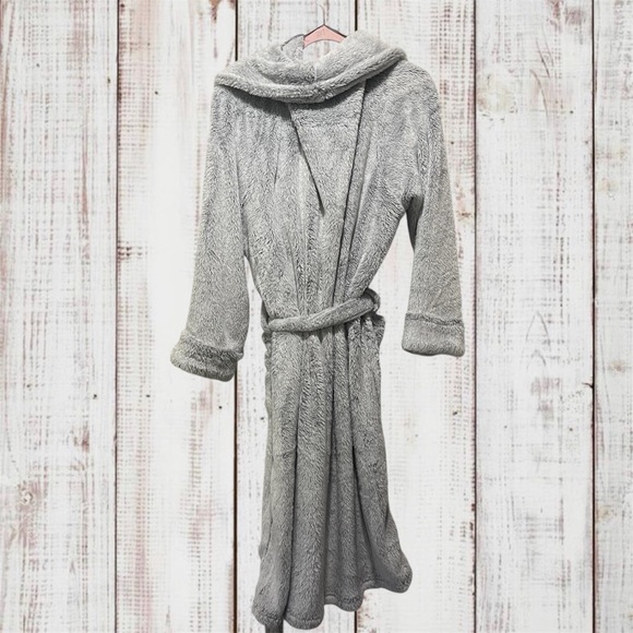 Cozy Gray Robe - Picture 2 of 4